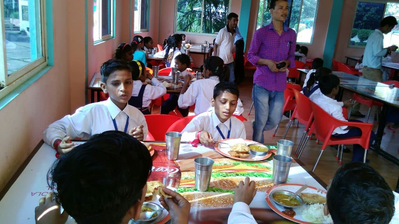 Indradhanush children share a meal on their day out, October 2016