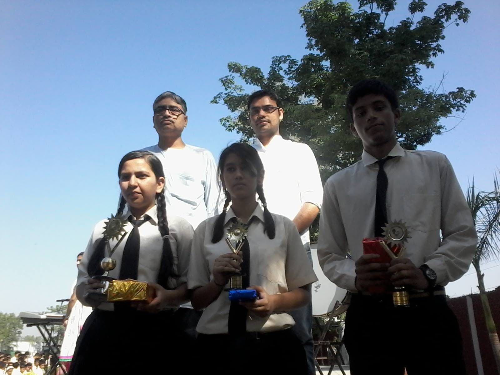 Prize distribution of the Enviro-Quest quiz for Bareilly schools, April 2014